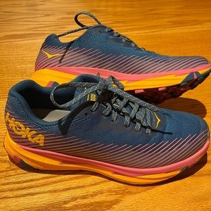 HOKA One One Torrent 2 running shoes in EUC - walked in twice